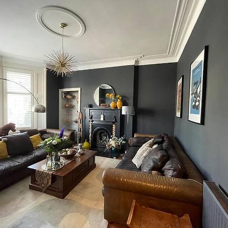 Traditional Apt Close To City Centre & Hampden グラスゴー エクステリア 写真