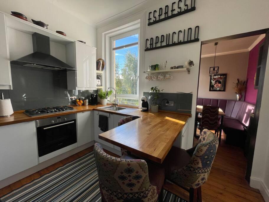 Traditional Apt Close To City Centre & Hampden グラスゴー エクステリア 写真