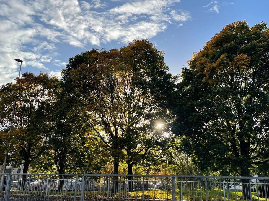 Traditional Apt Close To City Centre & Hampden グラスゴー エクステリア 写真